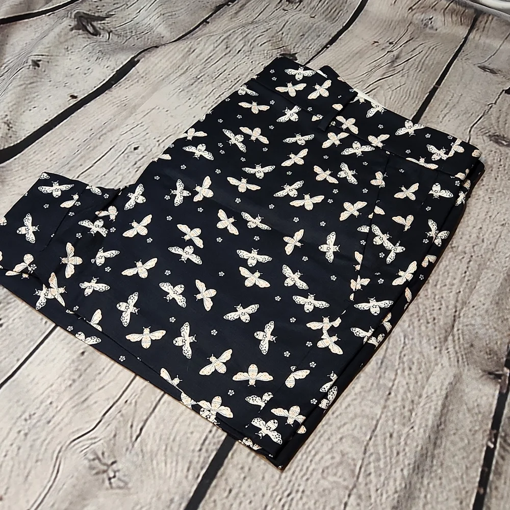 Loft shorts Size 8 - Picture 7 of 7